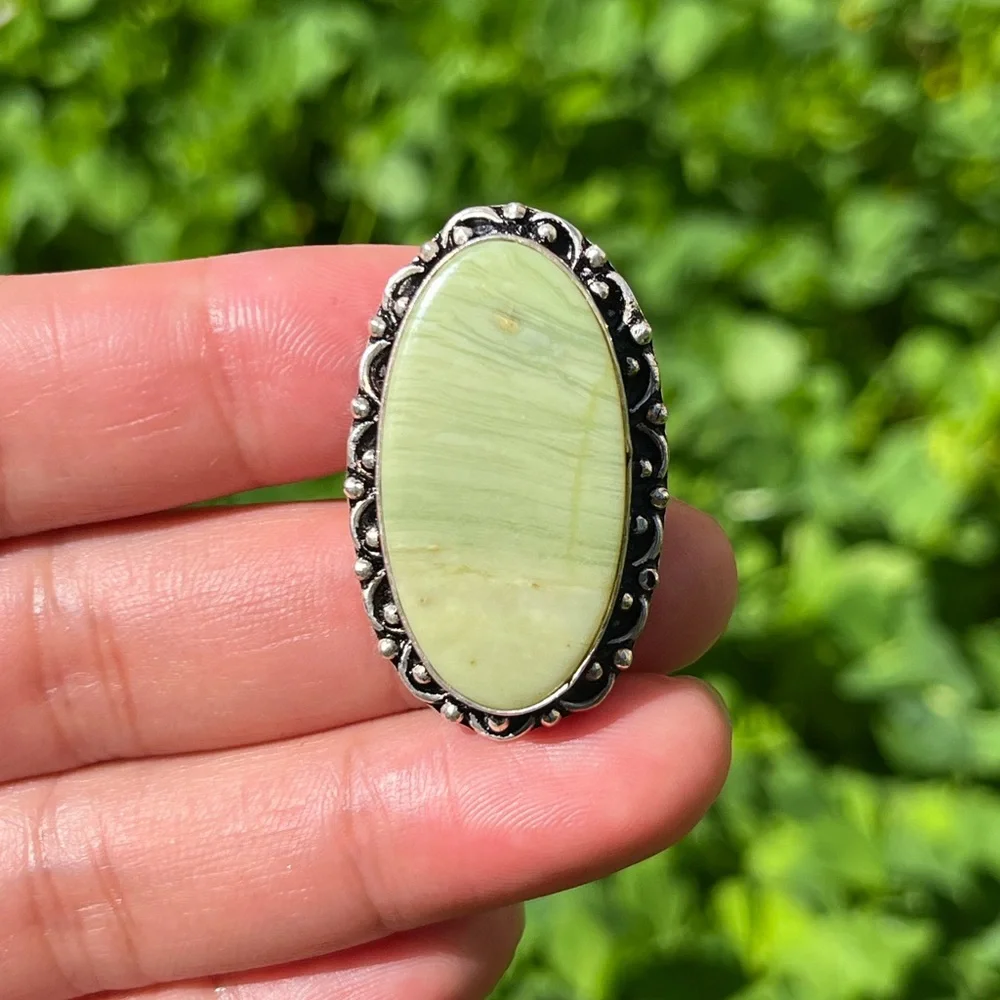Size‎ 6.75 silver plated Larsonite ring